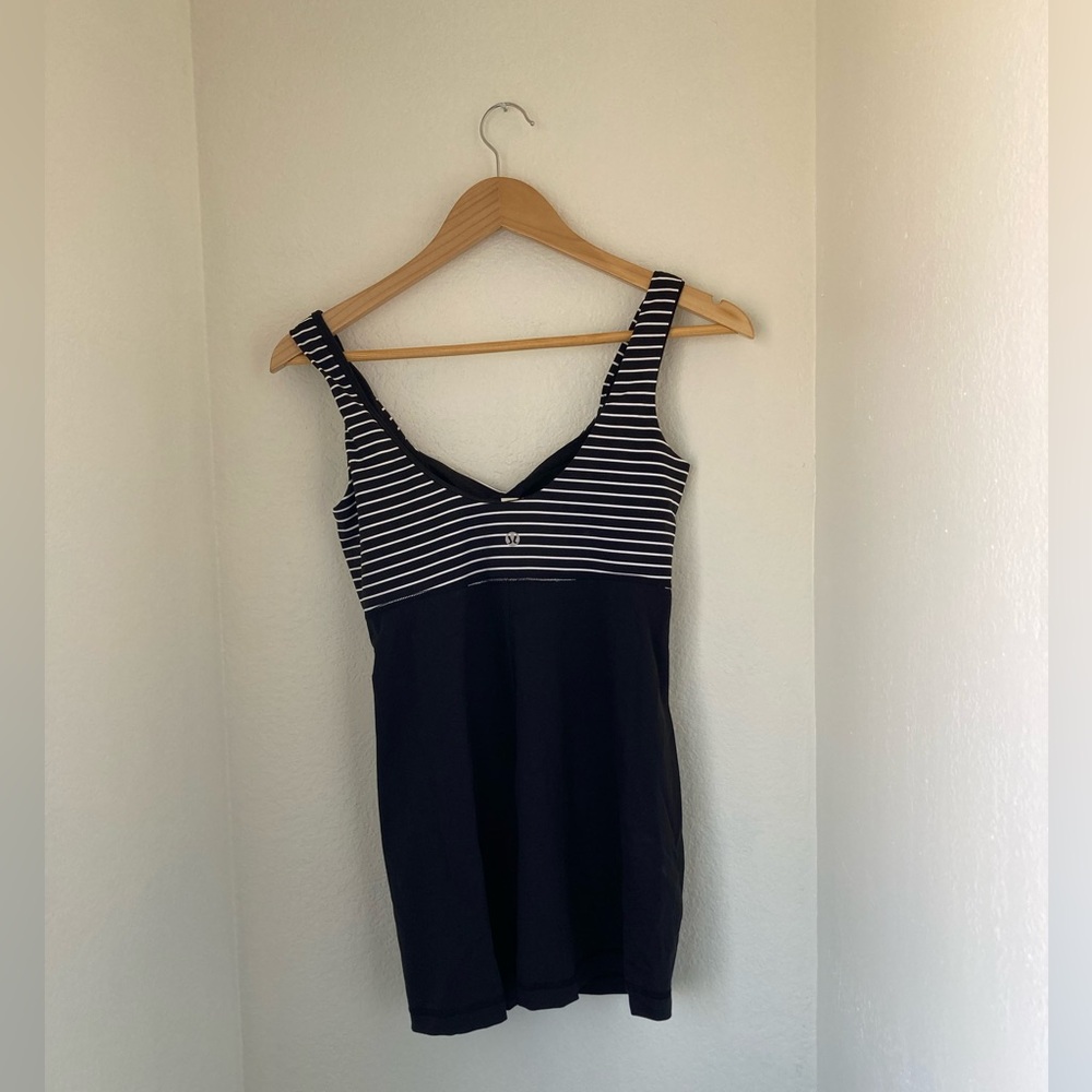 Lululemon Aria Tank II Size 6